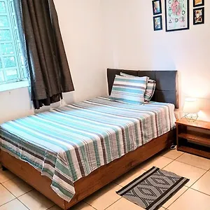  Quarto em Acomodações Particulares Com Banheiro Super Espacosa